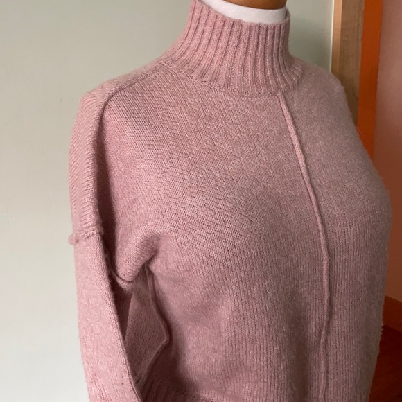 ONLY Turtleneck Sweater in Blush Pink, Size S - Picture 4 of 12
